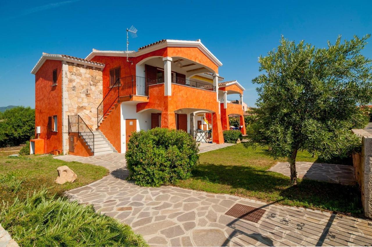 Case Vacanze Budoni Beach Exterior photo
